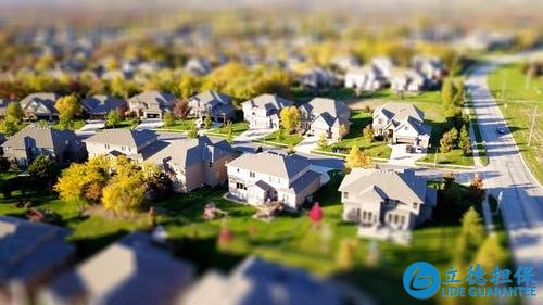 為什么有錢人寧可選擇高檔小區(qū)或大平層，也不要?jiǎng)e墅？原因有3個(gè)